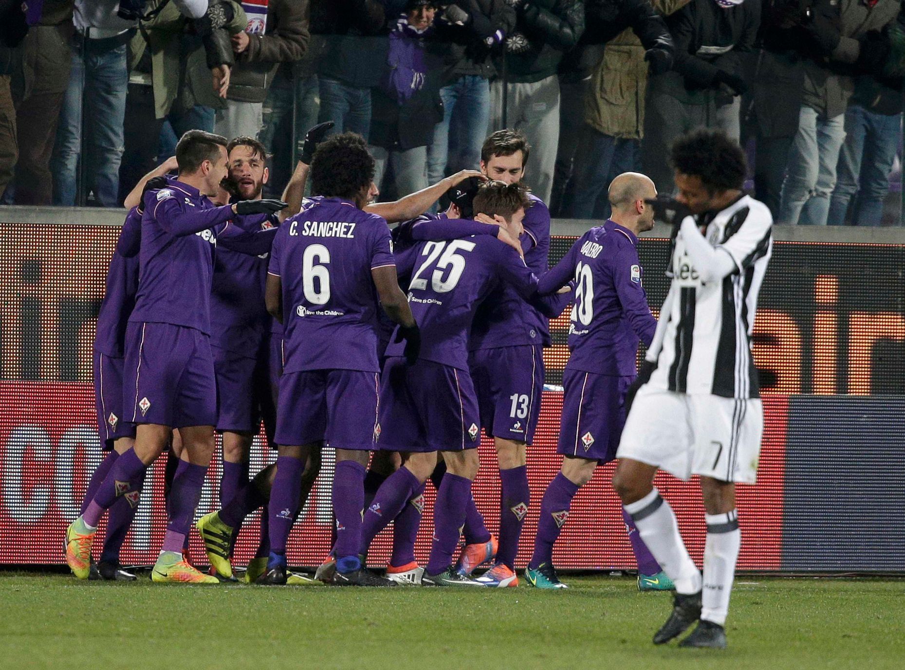 Radost hráčů Fiorentiny proti Juventusu
