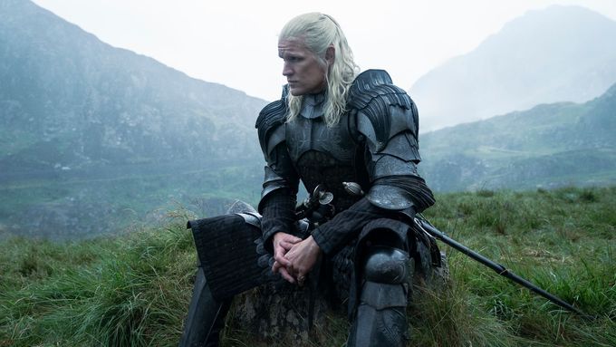 I skvělí herci jako Matt Smith v roli Daemona Targaryena jsou zcela utopení a nedostávají moc prostoru.