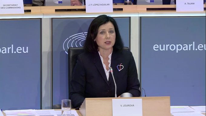 Sliby Věry Jourové před grilováním v europarlamentu: Vytvořím akční plán pro demokracii