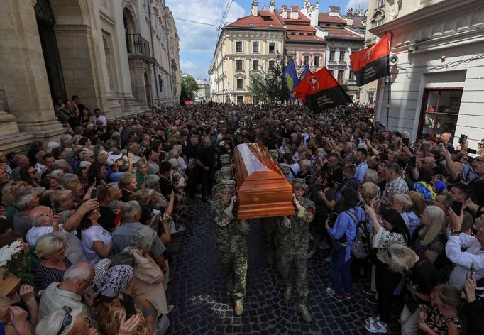 Pohřeb Iriny Farionové ve Lvově.