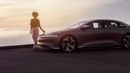 Lucid Air má ve své špičkové verzi mít výkon 805 kW, naopak verze s nejdelším dojezdem ujede na jedno nabití 832 km.