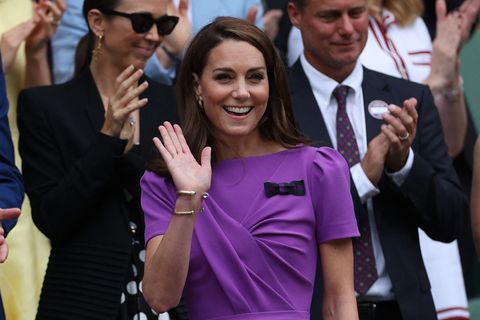 Nemocná princezna z Walesu Catherine si na Wimbledonu vysloužila potlesk ve stoje