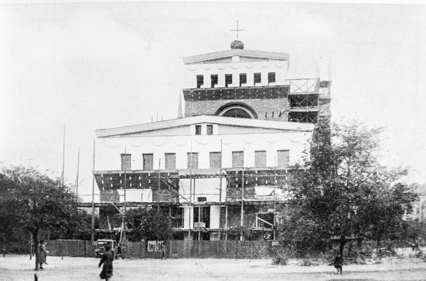 Kostel Nejsvětějšího srdce Páně, Praha, Vinohrady, Náměstí Jiřího z Poděbrad, historie, stavba, Domácí