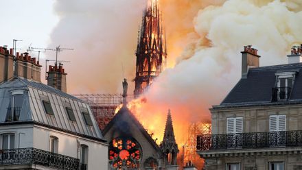 Emma Smetana z Paříže: Oprava Notre-Dame potrvá desítky let, peníze nabízí celý svět
