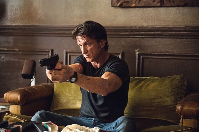 Ve filmu Gunman hraje Sean Penn vyčerpaného žoldáka, který by svou minulost rád nechal za sebou.