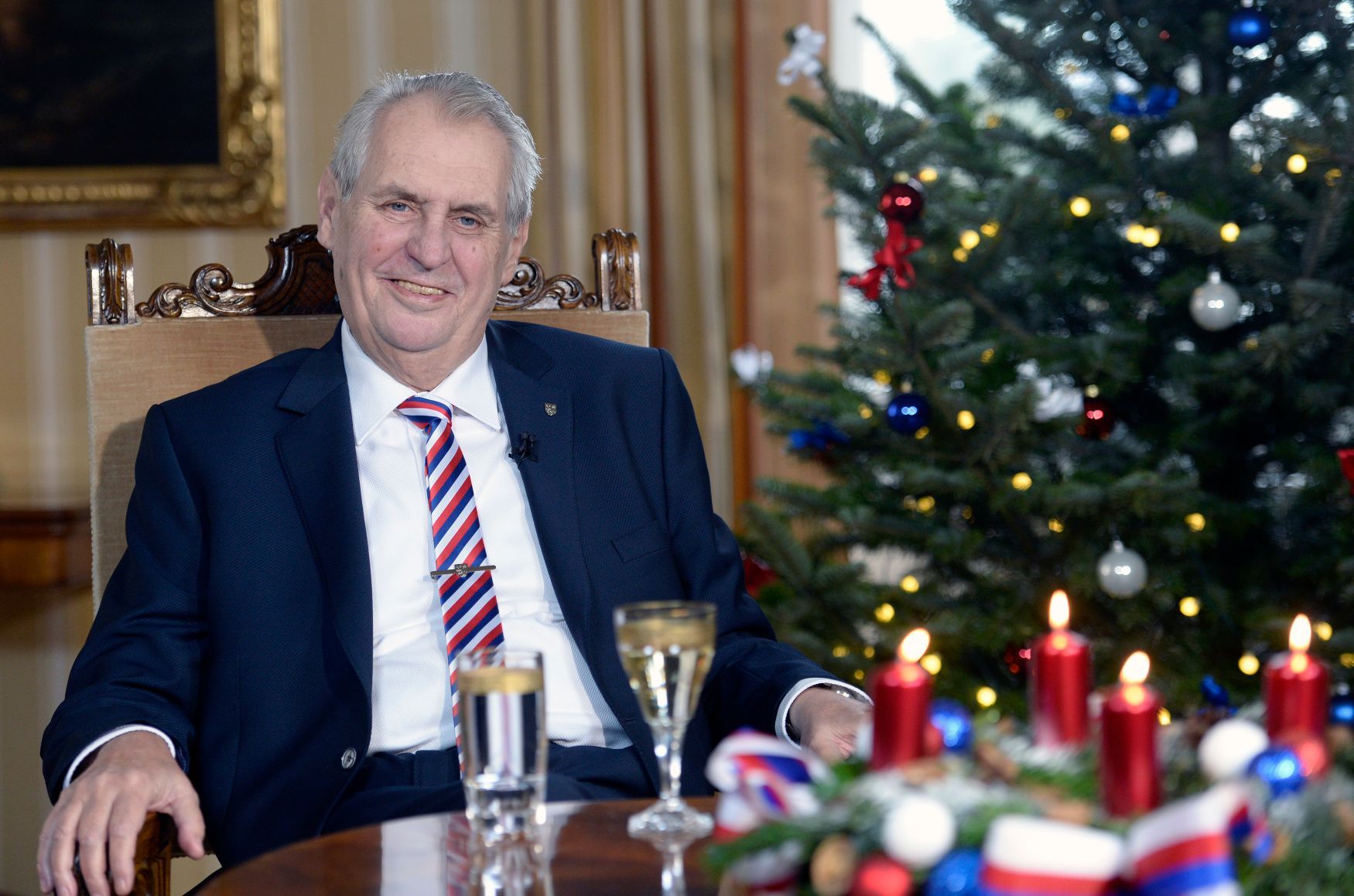 Miloš Zeman během vánočního poselství v roce 2017.