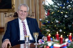 Předčasné volby Zeman nevyhlásí. Ať strany jednají, občané jim už rozdali karty, řekl