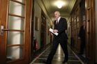 Řekové se dohodli na nové vládě, Papandreu odstoupí