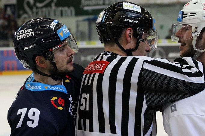 4. semifinále play off extraligy 2018/19, Kometa Brno - Liberec: Libor Hudáček (vlevo)