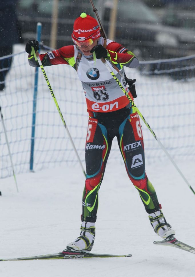 Veronika Vítková si ve sprintu doběhla pro stříbro (Hochfilzen 2013)