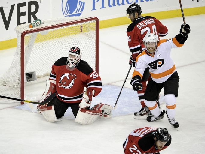 Devils - Flyers, 3. zápas Stanley Cup (Brodeur, Giroux)