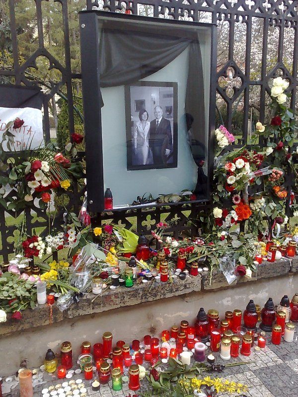 Smutek před polskou ambasádou
