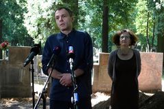 Archeolog: Informace od hrobníka nebyly spolehlivé, Mašínová může ležet kdekoliv