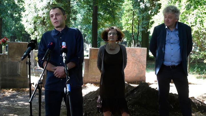 Archeolog: Informace od hrobníka nebyly spolehlivé, Mašínová může ležet kdekoliv