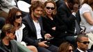 Na finále French Open se přiel podívat i fotbalista Bixente Lizarazu, herečka Claire Keimová i kolegyně Eva Longoria a také basketbalista NBA Tony Parker of France.