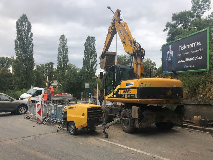 Přestavuje se křižovtak Povltavská - Bulovka a Praha hledá,  jak vyhovět autům i cyklistům.