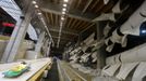 Protection blinds flutter due to heavy winds during the two-woman bobsleigh competition test event at the "Sanki" siding center in Rosa Khutor, a venue for the Sochi 2014 Winter Olympics near Sochi February 15, 2013. The Sochi 2014 Winter Olympics opens on February 7, 2014. REUTERS/Kai Pfaffenbach (RUSSIA - Tags: SPORT SPEED SKATING OLYMPICS) Published: Úno. 15, 2013, 5:51 odp.