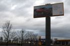 Billboardový souboj Škoda versus Hyundai již končí
