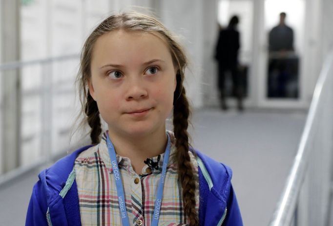 Švédská studentka Greta Thunberg bojuje proti klimatickým změnám.