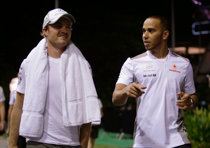 Jezdci F1 Lewis Hamilton a před závodem Velké ceny Japonska 2012.