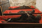 Pro mumie z katakomb si dojela pohřební služba
