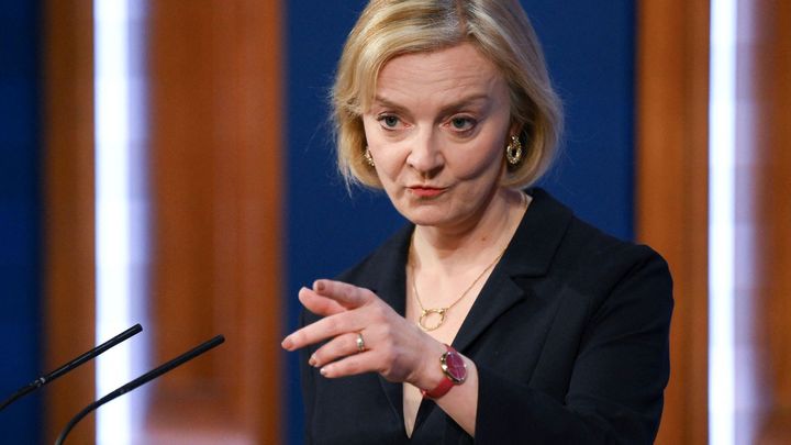 Vyvolala chaos, který ji teď pohltil. Konzervativci rozmýšlí, jak se zbavit Trussové; Zdroj foto: Reuters
