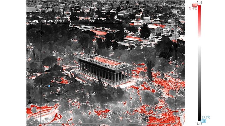 Teploty přes 40 stupňů: Termokamery odhalují peklo v athénských ulicích