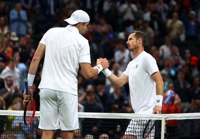 Wimbledon 2022, 3. den (Isner, Murray)