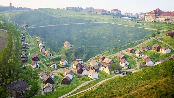 Bydlení trápilo Prahu i před stoletím. Přinášíme unikátní snímky z nouzových kolonií