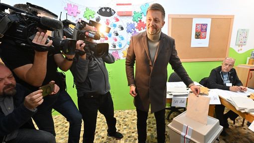 Ministr vnitra Vít Rakušan odevzdal svůj hlas ve volbách do Poslanecké sněmovny v Kolíně.