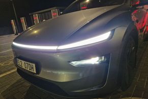 Bude slibovaná levná Tesla? Musk řekl, že letos. Fanoušky značky ale spíš naštval