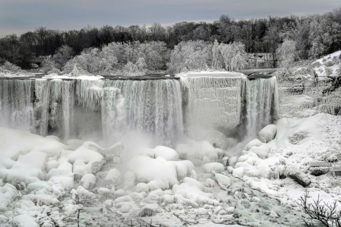 Zamrzlé Niagarské vodopády