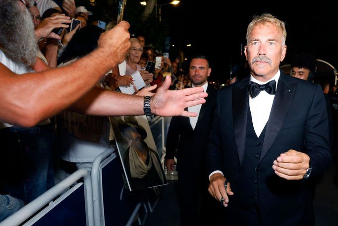 Kevin Costner na festivalu v Cannes.