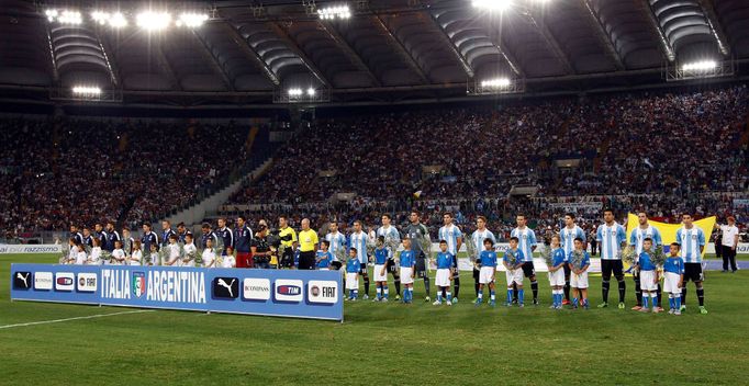 Fotbal, Itálie - Argentina: nástup