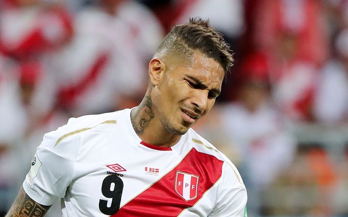 Paolo Guerrero v zápase Peru - Dánsko na MS 2018