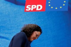 Ničí je koaliční vládnutí a exodus voličů. ČSSD i německá SPD padají ke dnu
