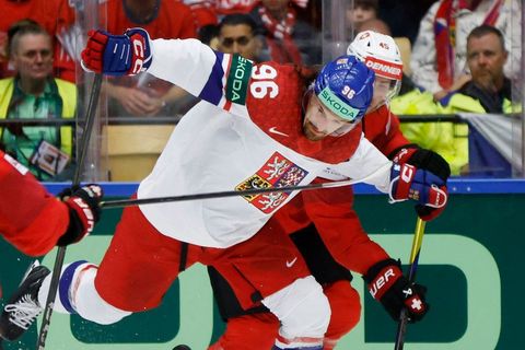 Česko - Švýcarsko 5:4. Pastrňák nahrál Červenkovi, Češi vyhráli v prodloužení