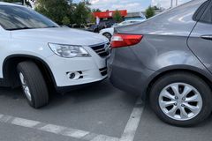 Poškodili vám auto na parkovišti u obchoďáku? Shánějte se po videozáznamu