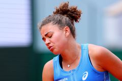 Šwiateková vydřela proti Rybakinové čtvrtfinále, Svitolinová senzačně otočila