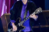 Skupina, která se rock'n'rollu věnuje už sedmou dekádu, na soukromém večírku pro zhruba 650 lidí zahrála sedm písní včetně čtyř z nové desky. Ta jí vynesla jedny z nejlepších recenzí za desítky let. Na snímku je kytarista Keith Richards.