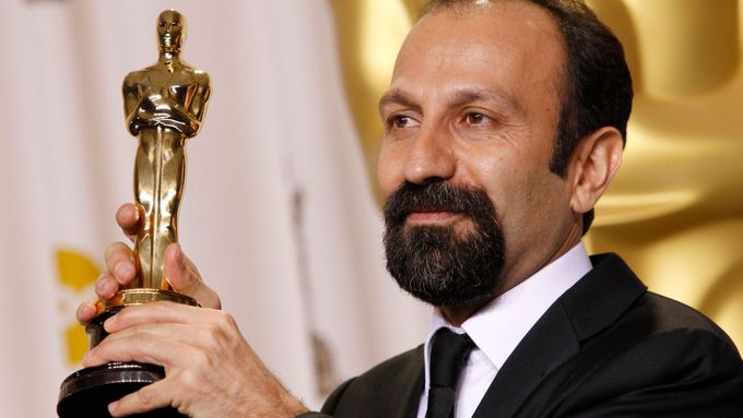 Farhadi při přebírání Oscara v roce 2012.