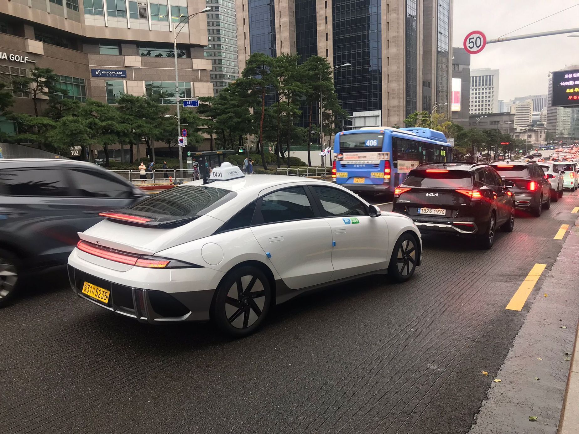 Hyundai Ioniq 6 taxi Soul