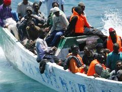 Španělsko, Francie a Itálie zpřísnily ostrahu pobřeží a běženci ve člunech to teď mají těžší