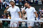 Vystoupení domácí legendy Andyho Murrayho na jeho posledním Wimbledonu ve čtyřhře s bratrem Jamiem mělo krátké trvání. V prvním kole britské tenisty vyřadili Australané Rinky Hijikata a John Peers po dvousetové výhře 7:6 a 6:4.