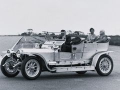 Rolls-Royce Silver Ghost byl prvním oficiálním autem britské značky RR.