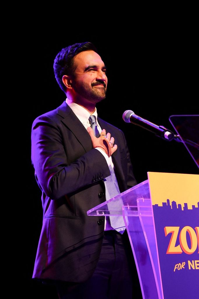 Narodil se v hlavním městě Ugandy Kampale, už v ranném dětství se s ním rodiče přestěhovali do Jihoafrické republiky a později do New Yorku.