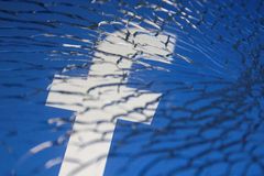 Facebook protinožců je vzhůru nohama. Australanům posílá falešné vzkazy celebrit