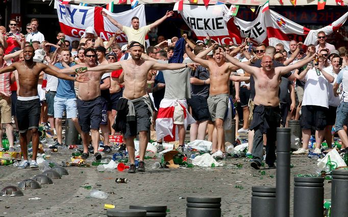 Euro 2016, Rusko-Anglie: výtržnosti anglických fanoušků před zápasem v Marseille