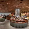 Starbucks otevřel v Šanghaji svou největší kavárnu na světě