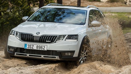 Škoda Octavia je nejprodávanější auto střední třídy i nejprodávanější nové auto v Česku.